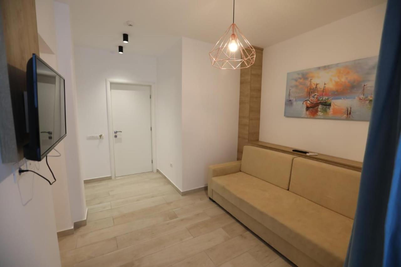 Apart-Hotel Alvi Sarandë Exterior foto