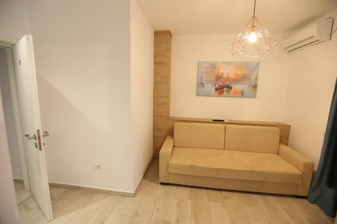 Apart-Hotel Alvi Sarandë Exterior foto