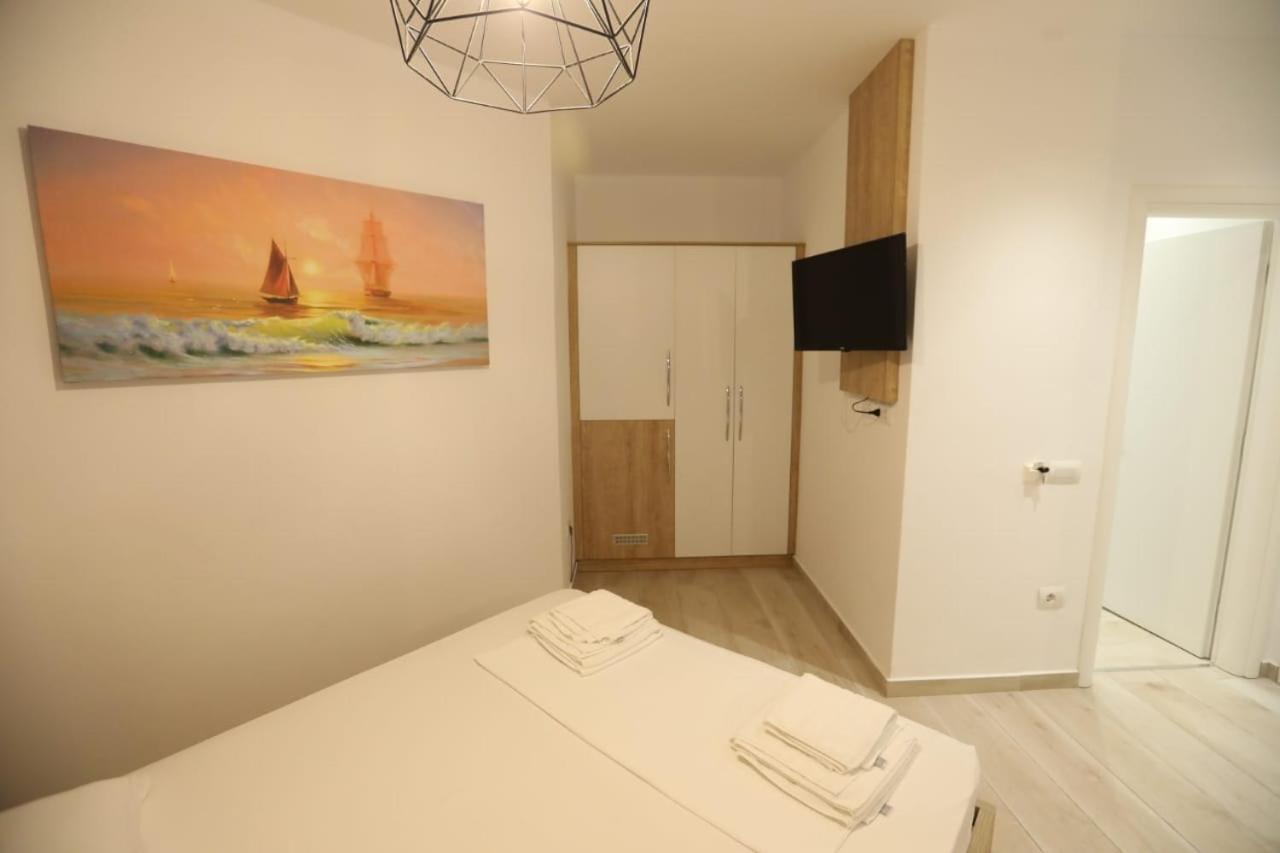 Apart-Hotel Alvi Sarandë Exterior foto