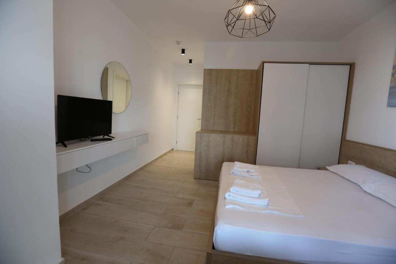 Apart-Hotel Alvi Sarandë Exterior foto